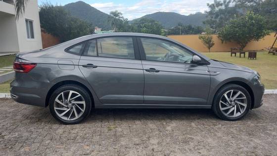 VOLKSWAGEN VIRTUS 1.0 200 TSI HIGHLINE AUTOMÁTICO